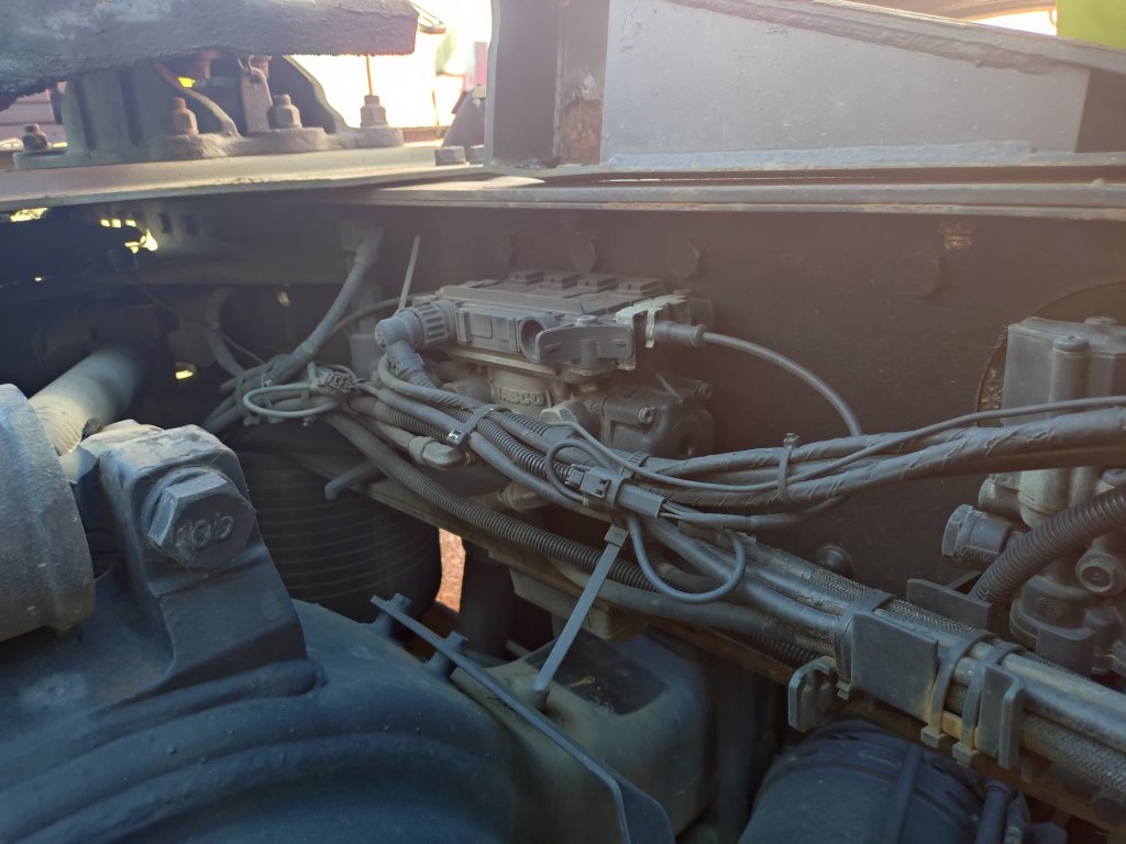 NISSAN UD ADG-GK4XAB 6W Tractor Head 10t