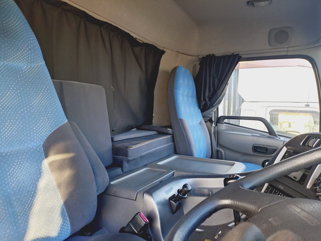 NISSAN UD ADG-CV2XA Aluminum Wing Van 10t