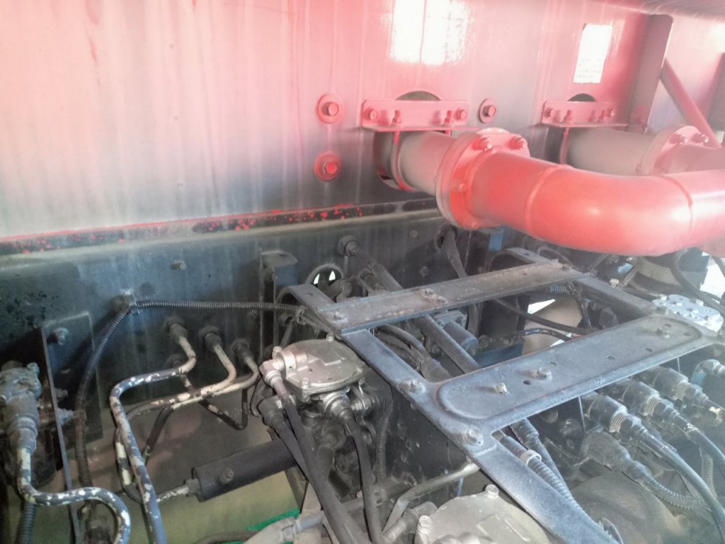 NISSAN UD KL-CV27E Tanker Truck over 10t