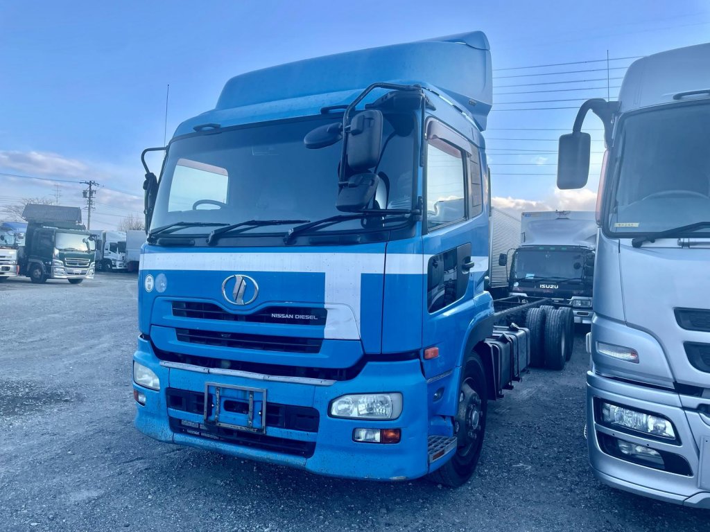 Cabin & Chassis NISSAN UD  ADG-CD4ZA 