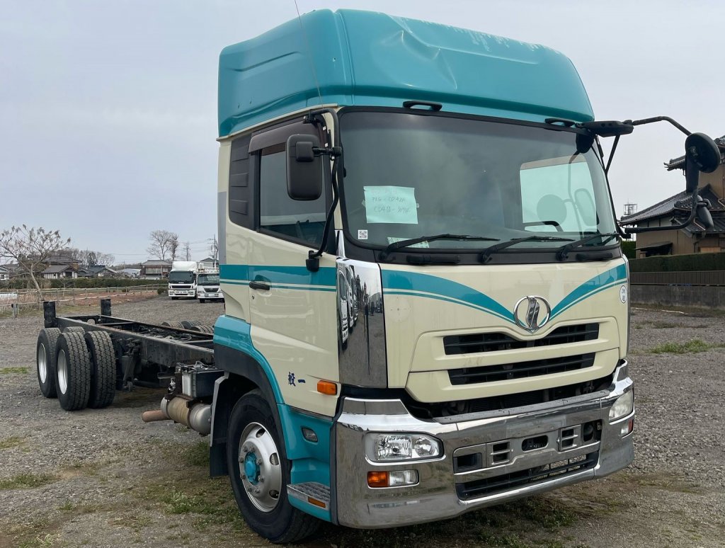 Cabin & Chassis NISSAN UD  PKG-CD4ZA 