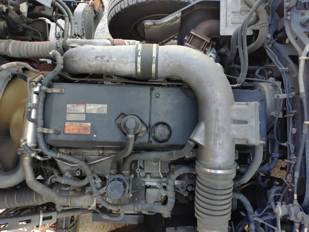 NISSAN UD PKG-CD4YA Refrigerated Van (Reefer Wing Truck) 