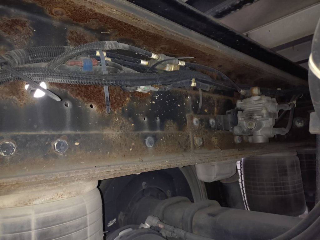 NISSAN UD PKG-CD4YA Refrigerated Van (Reefer Wing Truck) 