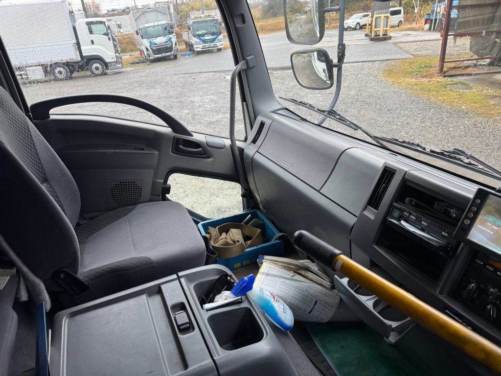 ISUZU PKG-FRR90S2 Aluminum Wing Van 4t wide