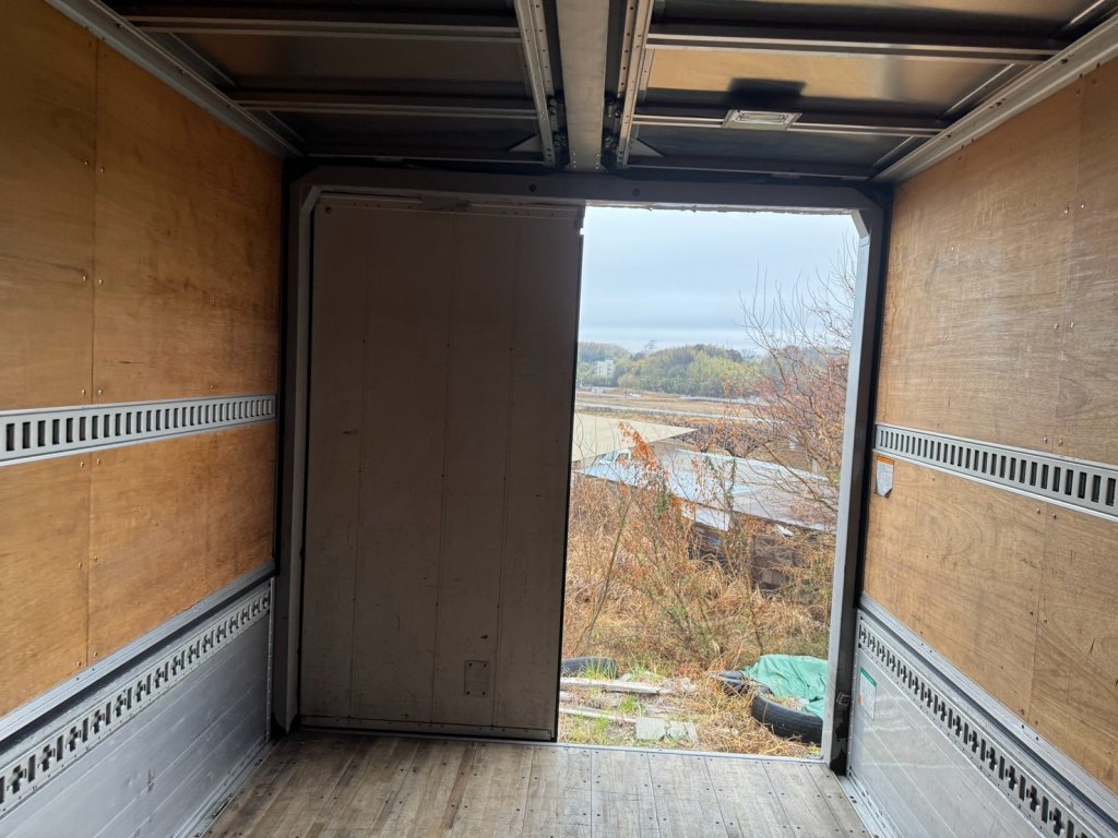 ISUZU PKG-FRR90S2 Aluminum Wing Van 4t wide