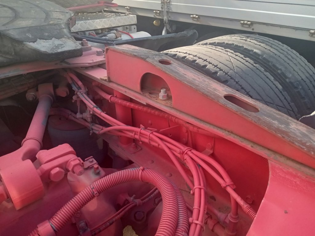 HINO BDG-SH1EDXG 6W Tractor Head 10t