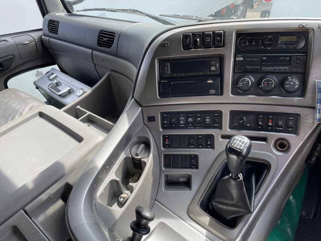 NISSAN UD QKG-CD5ZA Flat Cargo Truck (Dropside) 