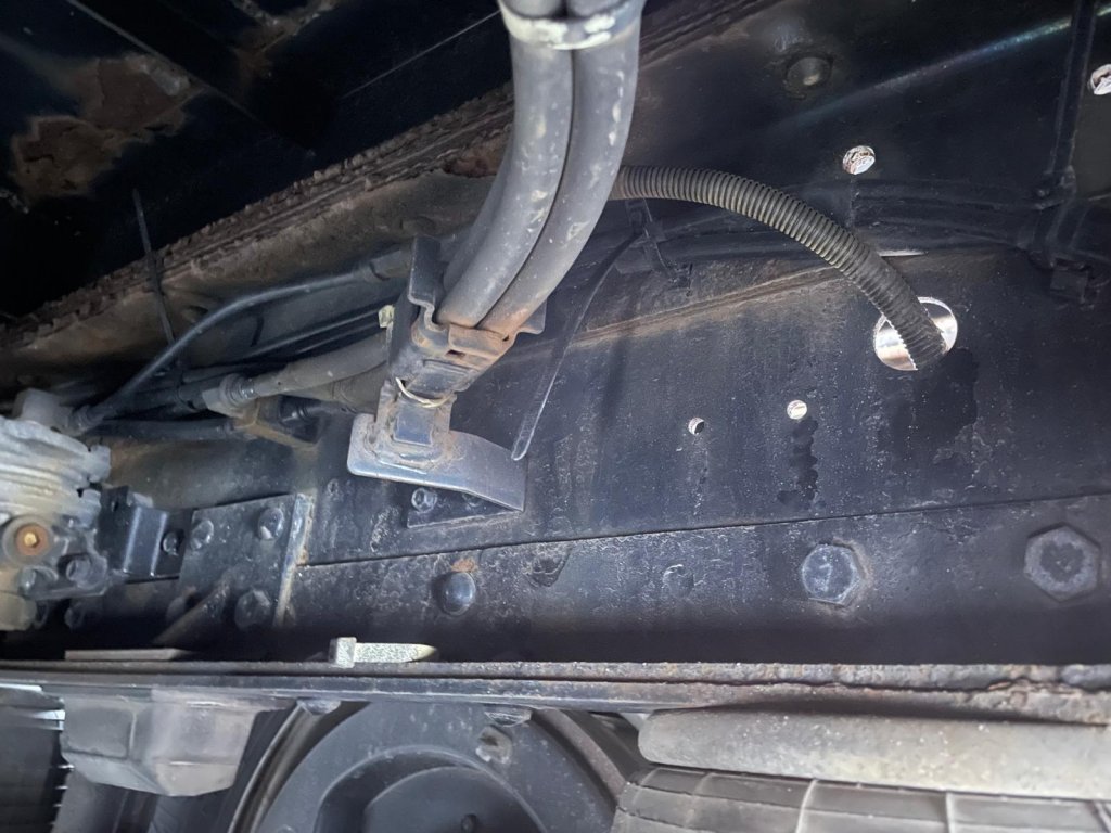 NISSAN UD QKG-CD5ZA Flat Cargo Truck (Dropside) 