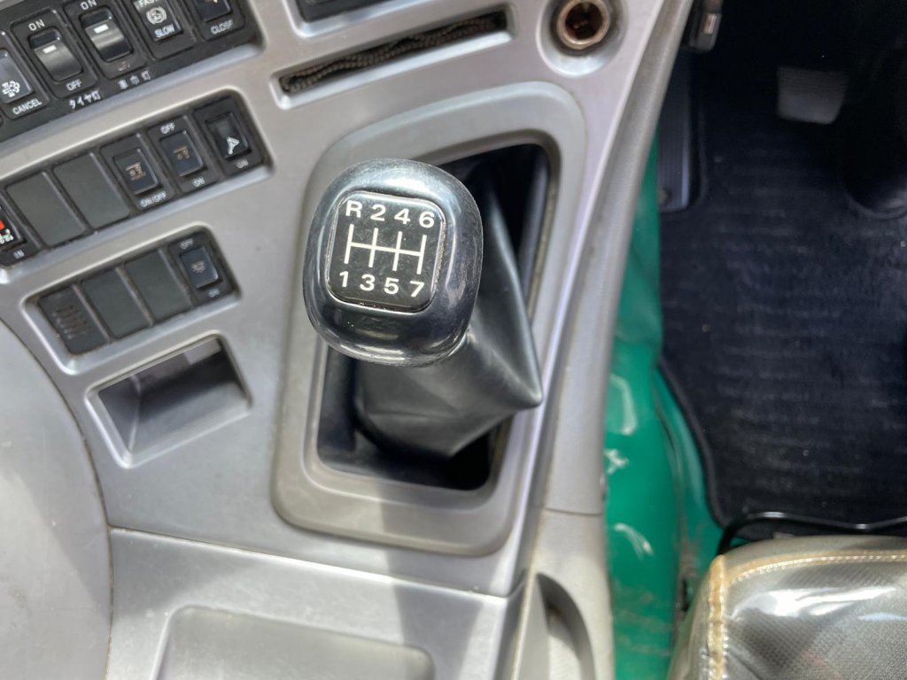 NISSAN UD QKG-CD5ZA Flat Cargo Truck (Dropside) 