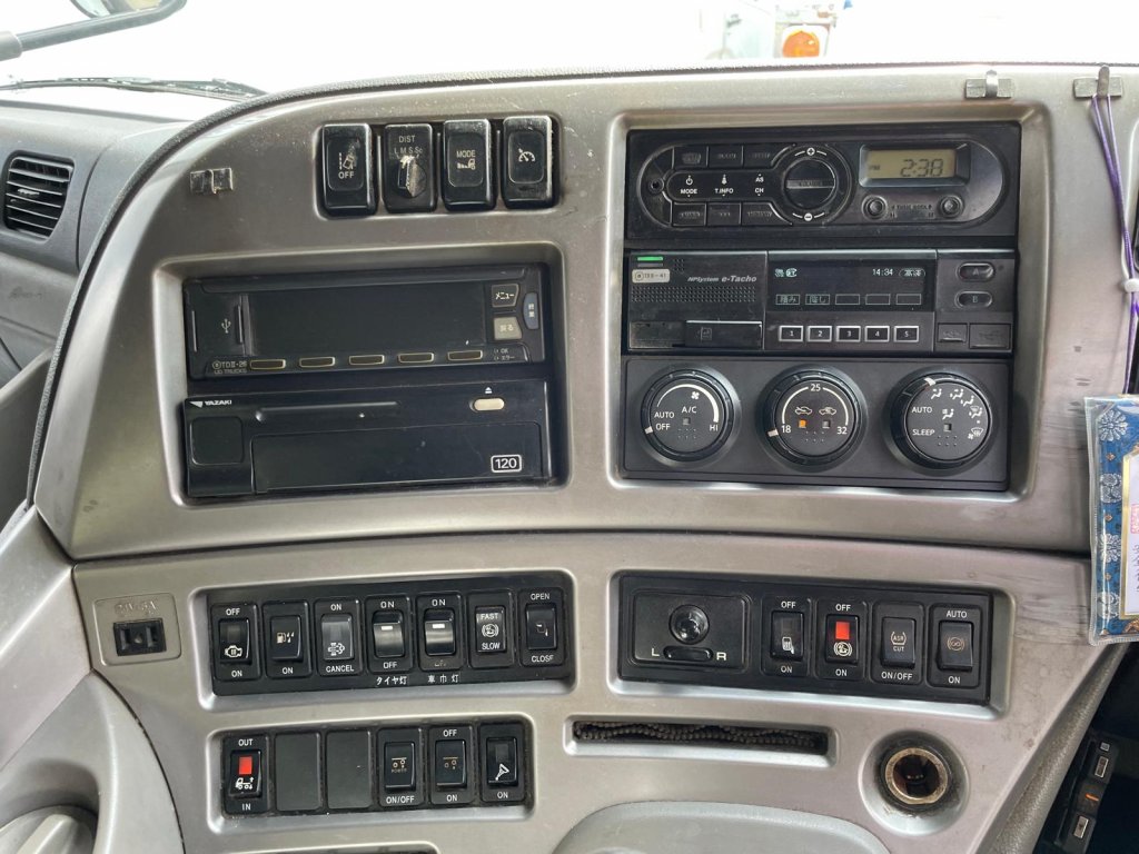 NISSAN UD QKG-CD5ZA Flat Cargo Truck (Dropside) 