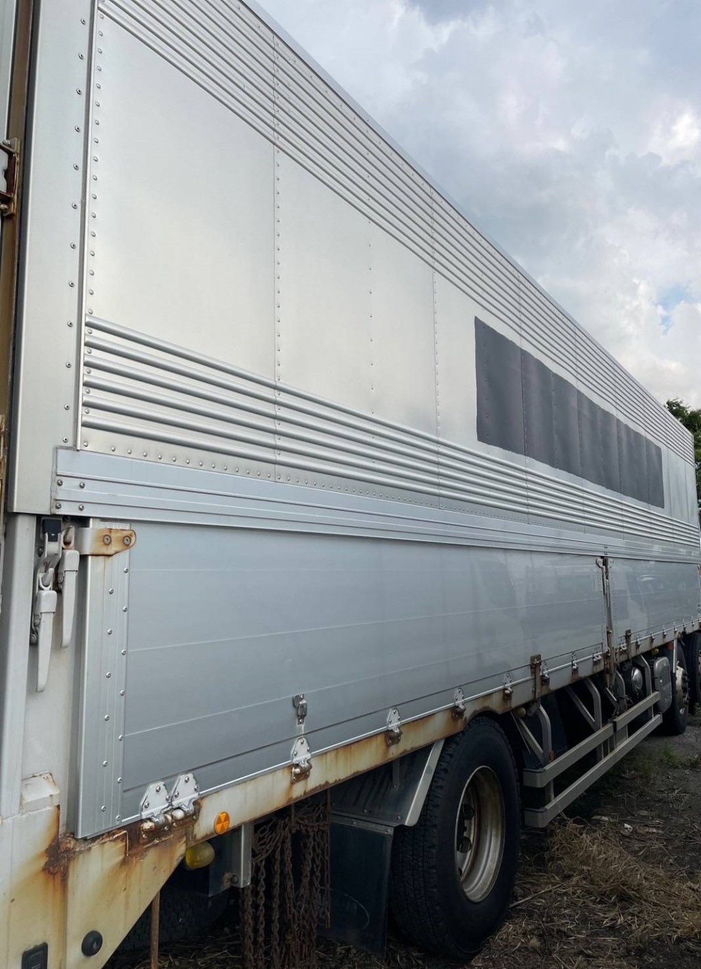 HINO QKG-FN1AWAG Aluminum Wing Van 10t