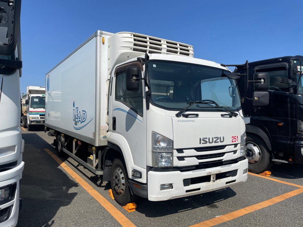 ISUZU TKG-FRR90S2 Refrigerated Van (Reefer Wing Truck) 4t standard