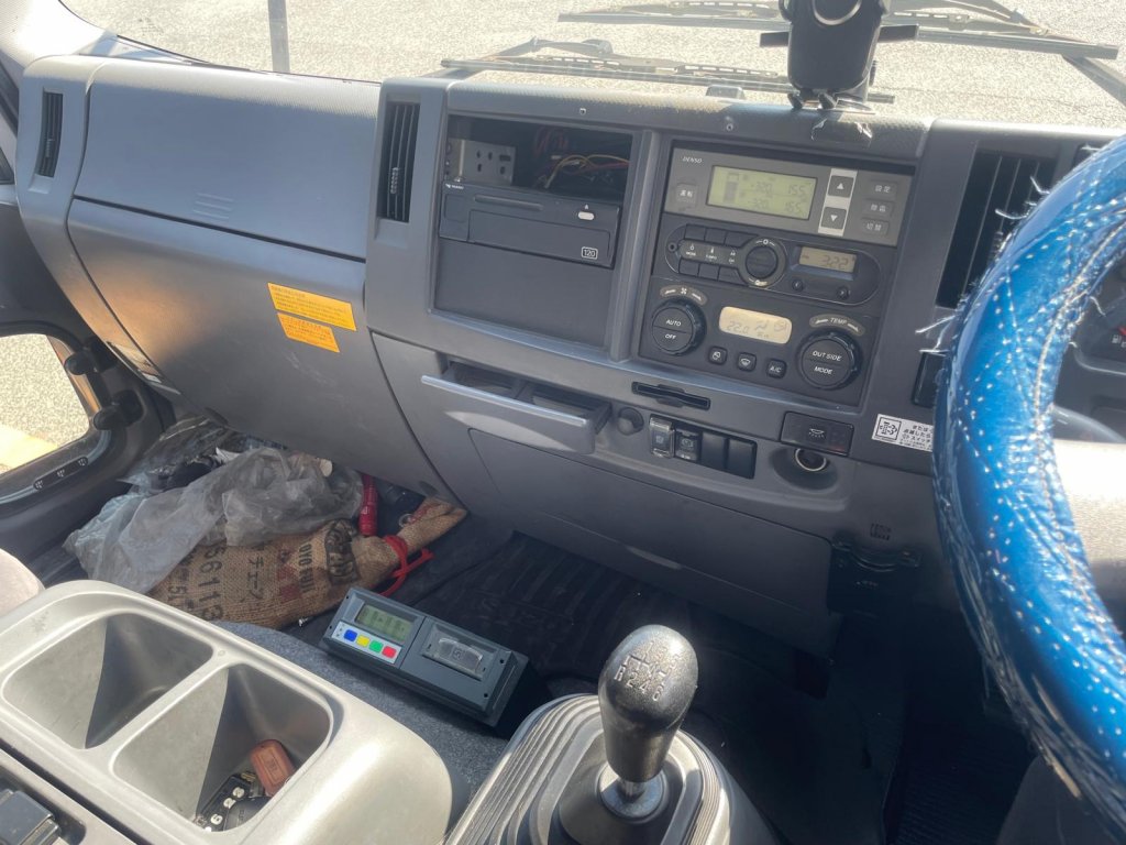 ISUZU TKG-FRR90S2 Refrigerated Van (Reefer Wing Truck) 4t standard