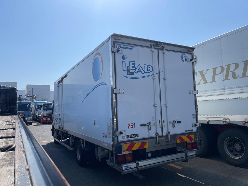 ISUZU TKG-FRR90S2 Refrigerated Van (Reefer Wing Truck) 4t standard