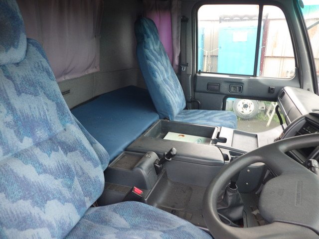 NISSAN UD KL-CV27YNH Tanker Truck over 10t