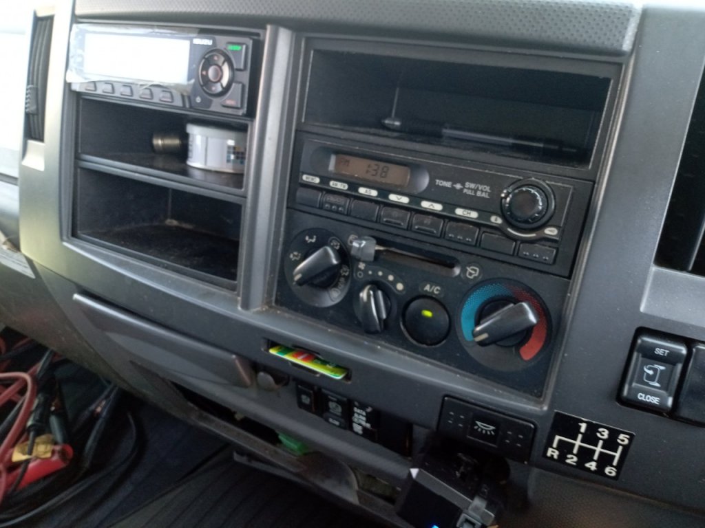 ISUZU PKG-FRR90T2 Aluminum Van（Box truck) 4t standard