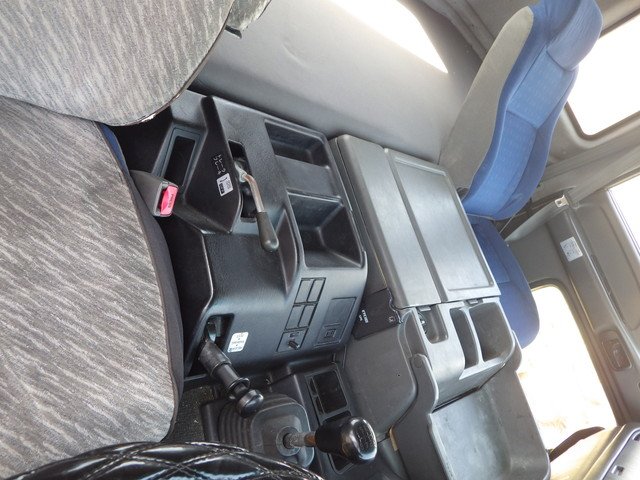 ISUZU QKG-EXD52AE 6W Tractor Head over 10t