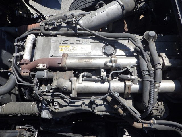 ISUZU QKG-EXD52AE 6W Tractor Head over 10t