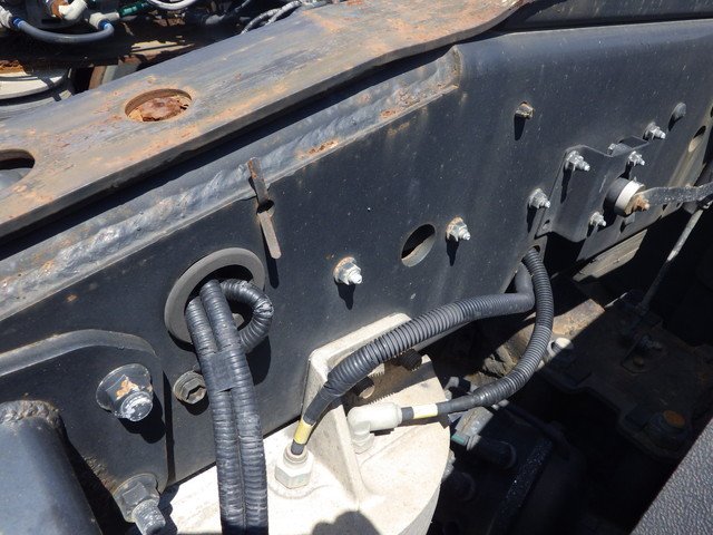 ISUZU QKG-EXD52AE 6W Tractor Head over 10t