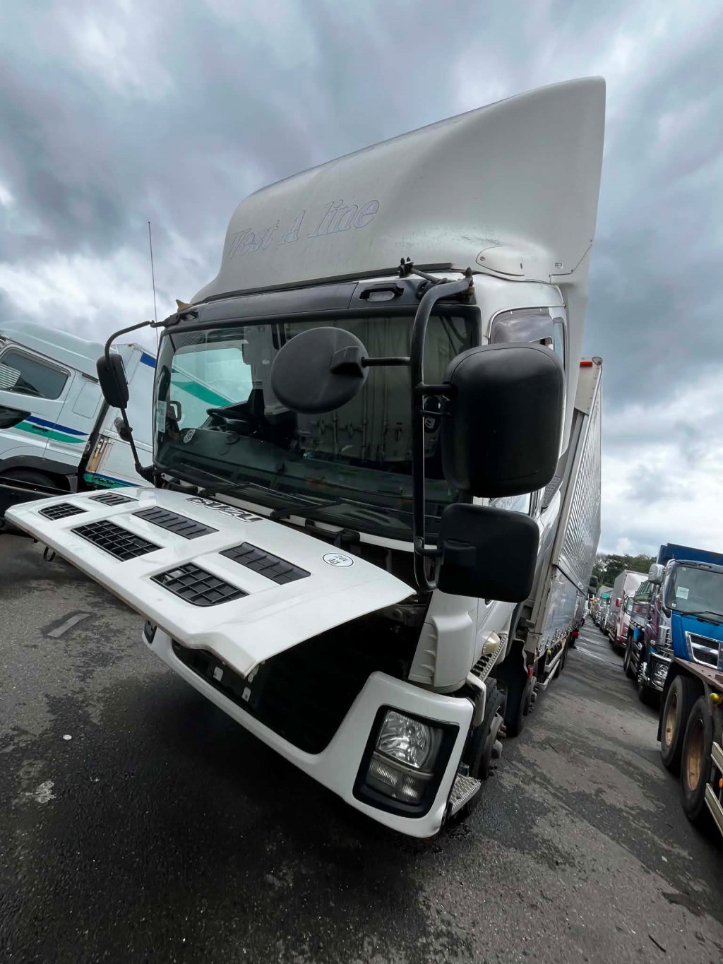 ISUZU QKG-CYJ77A Aluminum Wing Van 10t