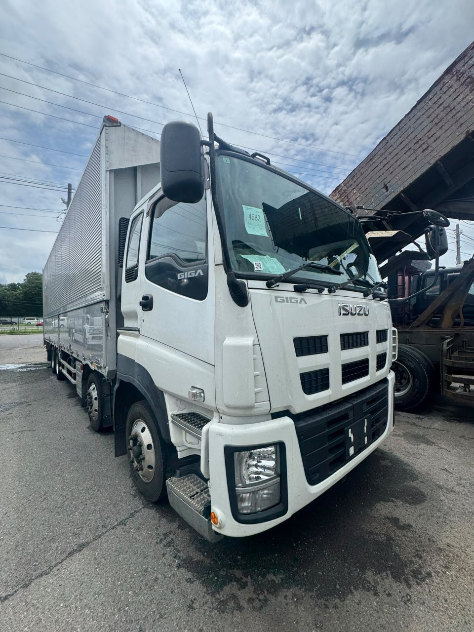ISUZU QKG-CYJ77A Aluminum Wing Van 10t