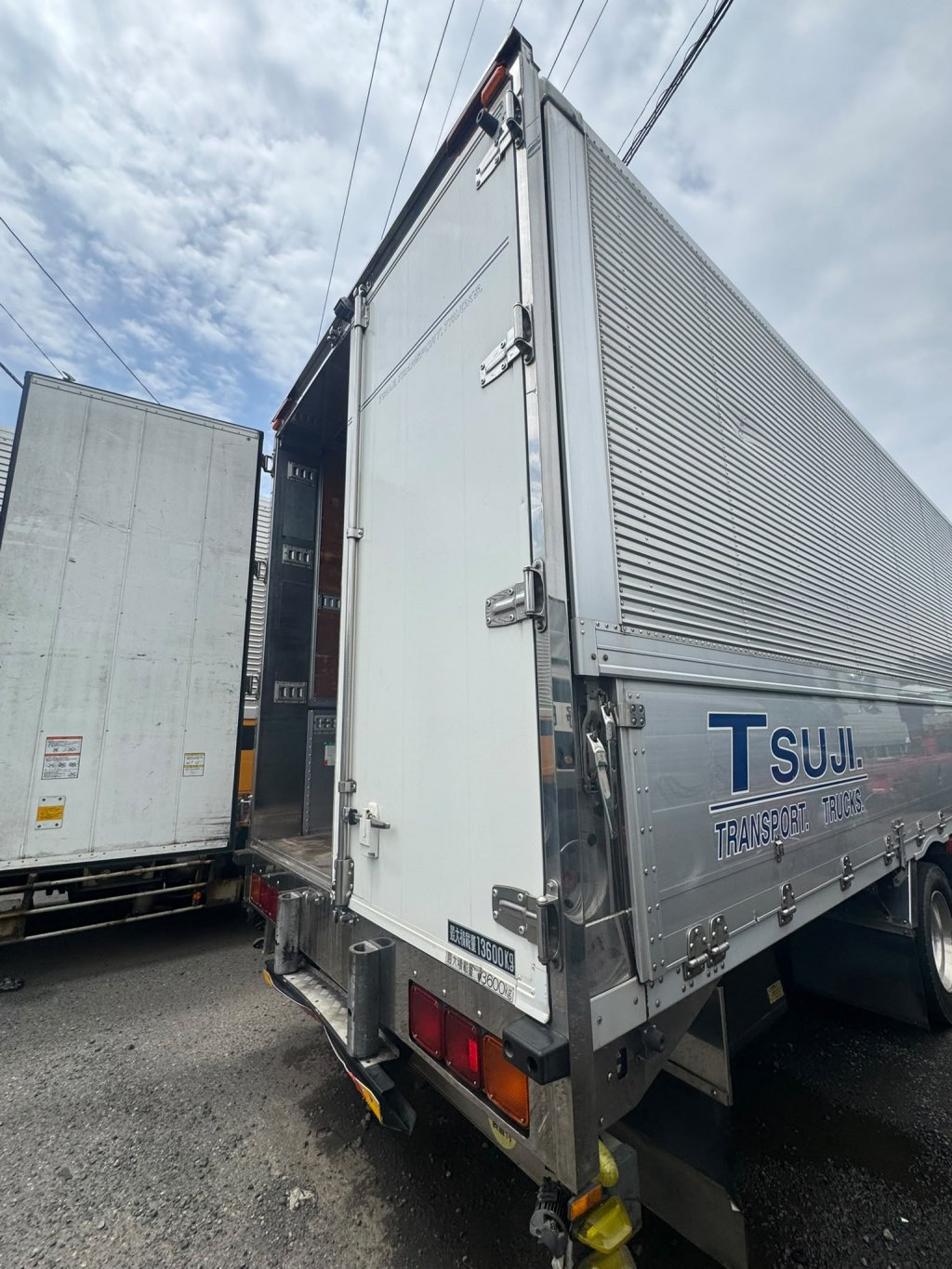 ISUZU QKG-CYJ77A Aluminum Wing Van 10t