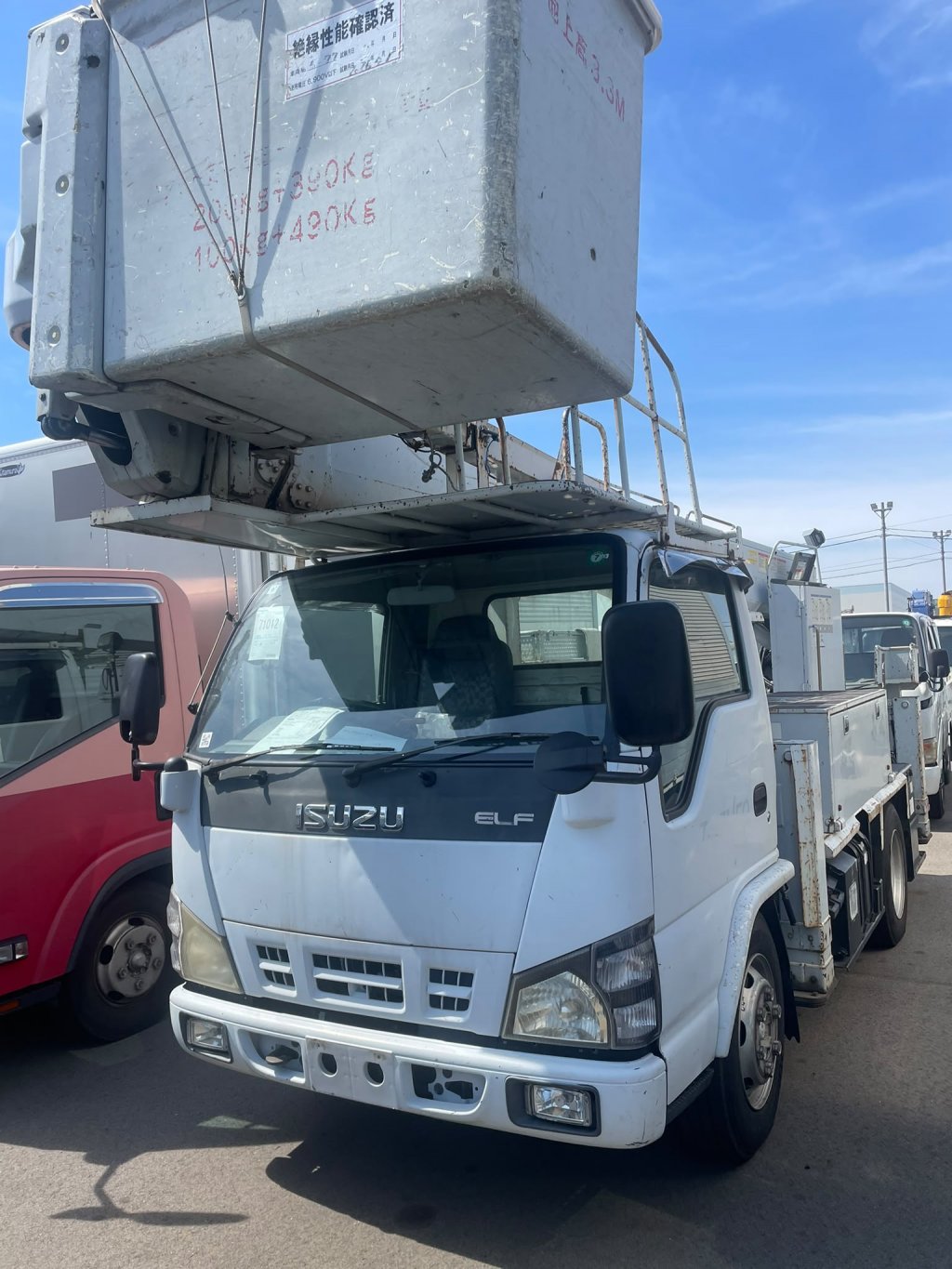 Manlift Truck ISUZU 1t-4t standard PB-NKR81N 